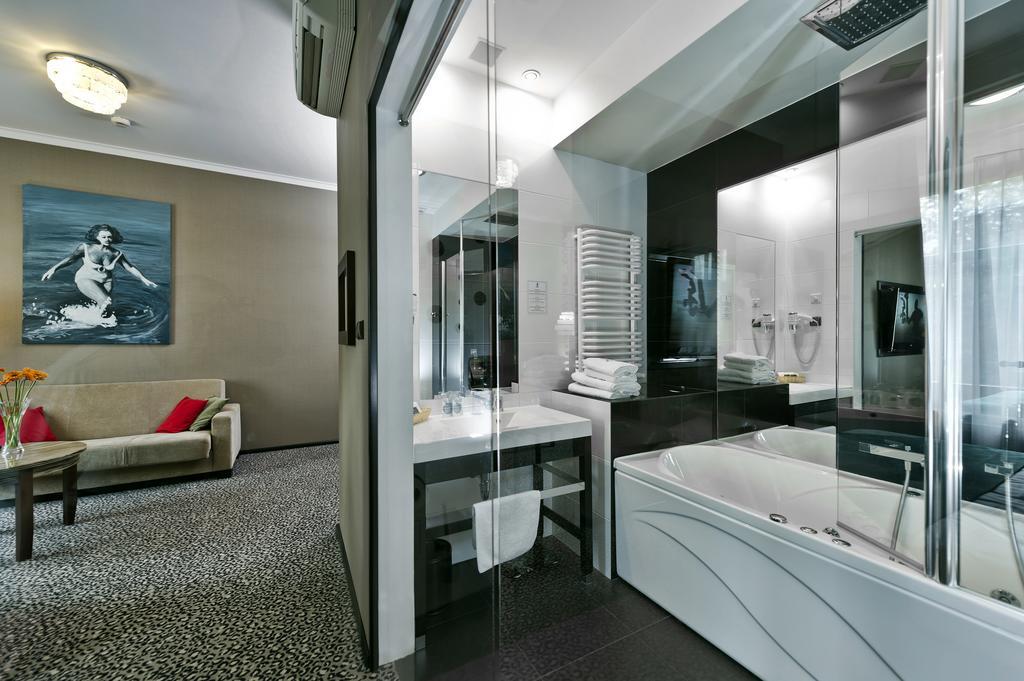 Hotel Fado Spa & Restaurant Swidnica  Room photo
