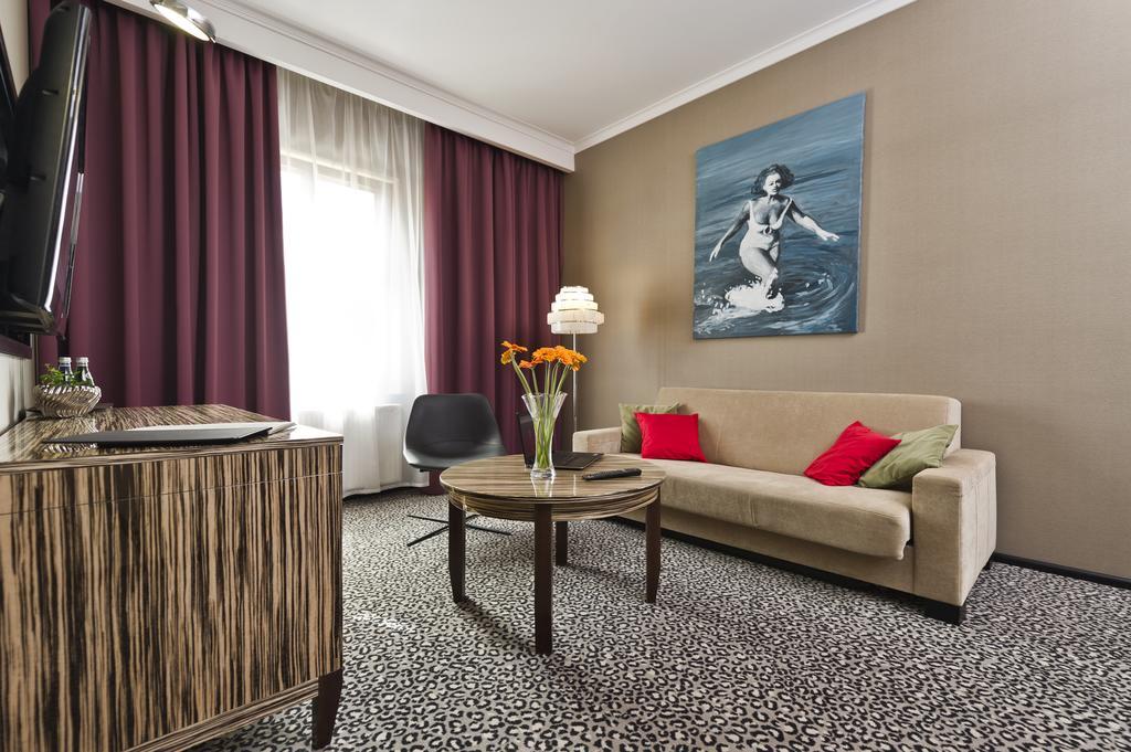Hotel Fado Spa & Restaurant Swidnica  Exterior photo