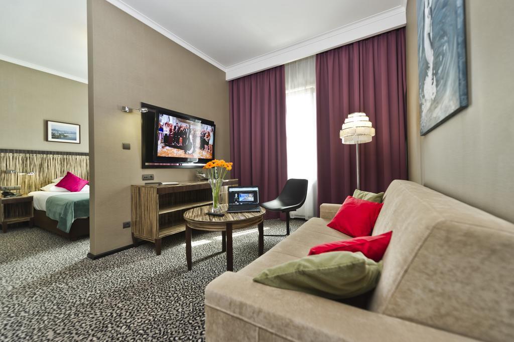 Hotel Fado Spa & Restaurant Swidnica  Exterior photo